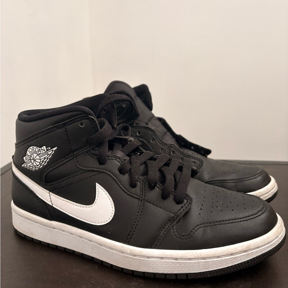 Nike Air Jordan 1 Mid